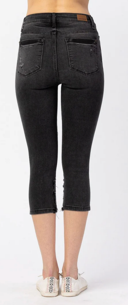 Judy Blue High Waist Distressed Skinny Capri