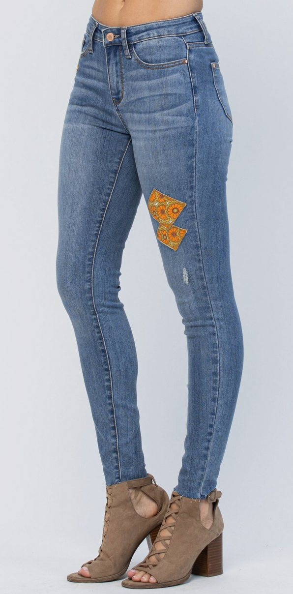 Judy Blue Mid-Rise 70's Patch Skinny Jeans